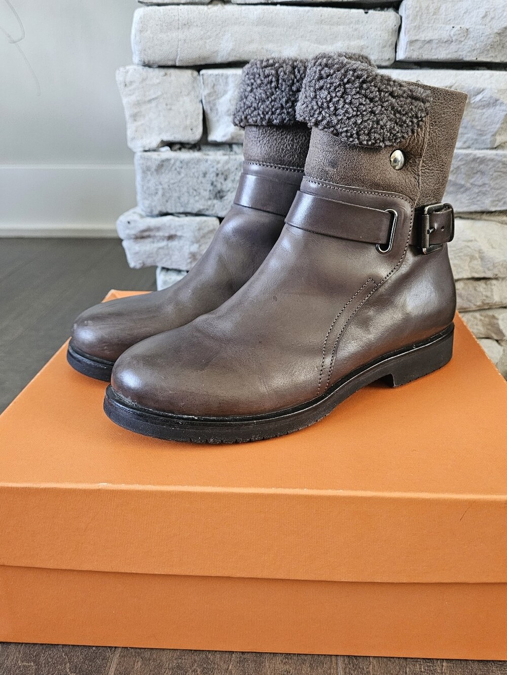 Beautiful Attilio Giusti Leombruni (AGL) Shearling Foldover Ankle Boot - Sz 6.5 - Picture 3 of 14